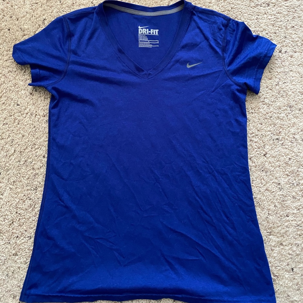 Women’s blue nike dri fit t shirt